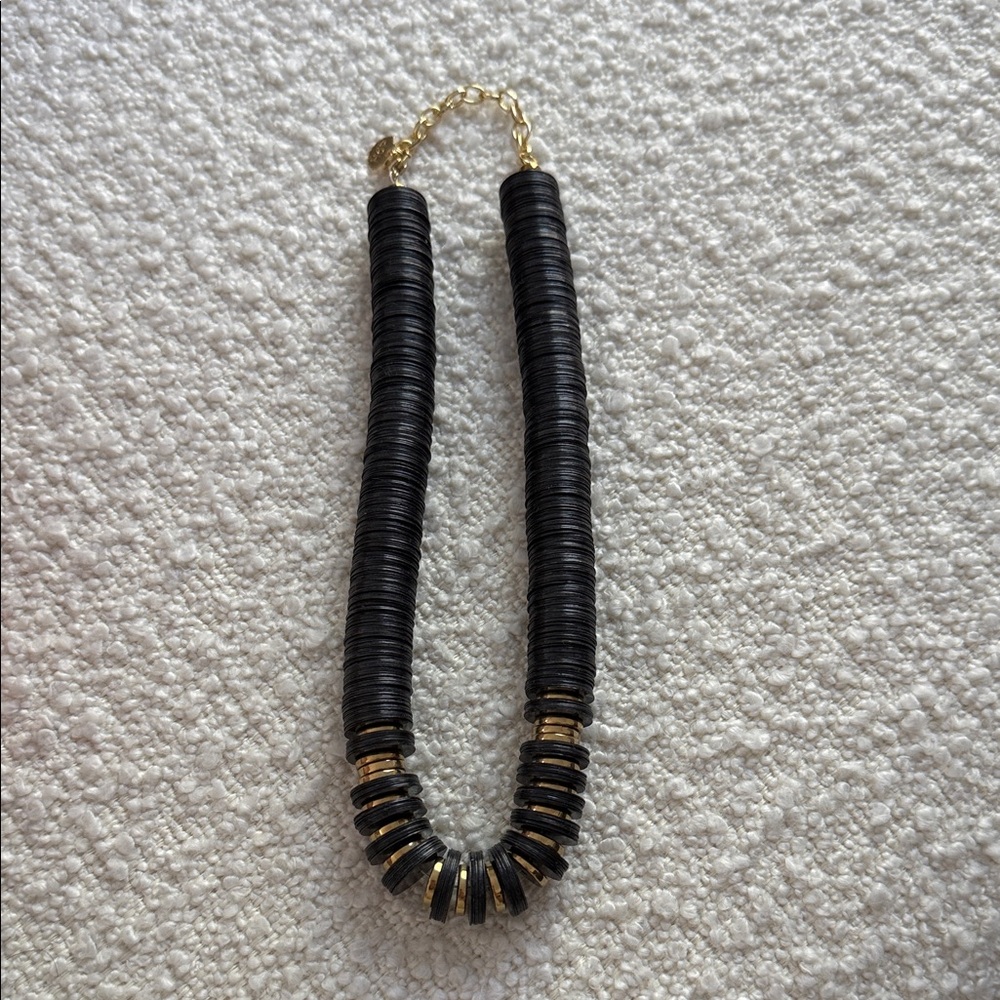 Elegant Black and Gold Necklace
